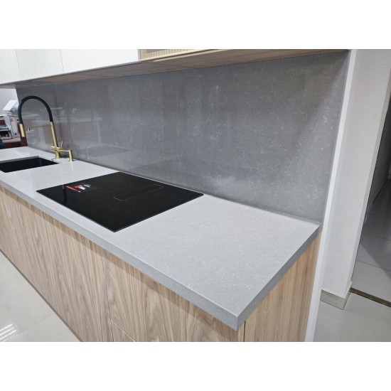 Avarus Quartz R403 / RM403 Скалы Карелии